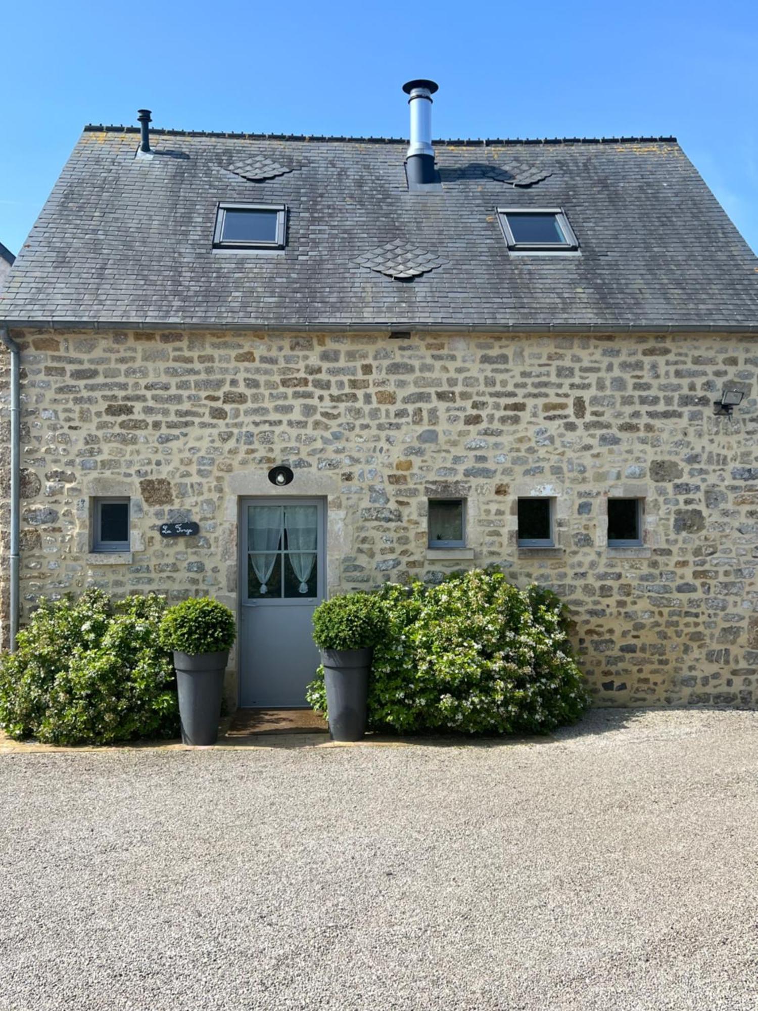 فيلا La Forge, Gite Familial,A Sainte Mere Eglise المظهر الخارجي الصورة